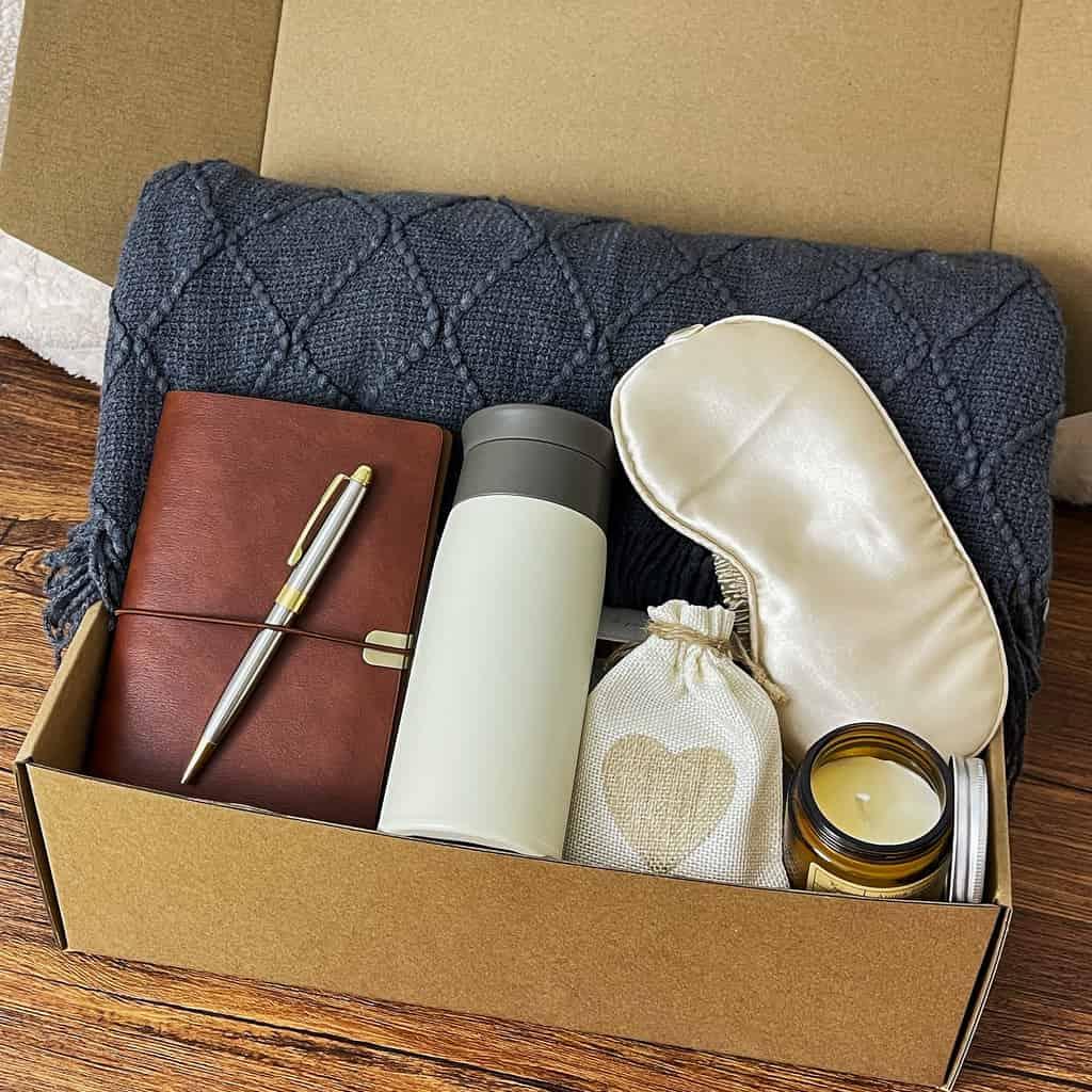 Luxury Tea & Relaxation Gift Box – Blanket, Candle, Herbal Tea & Sweets