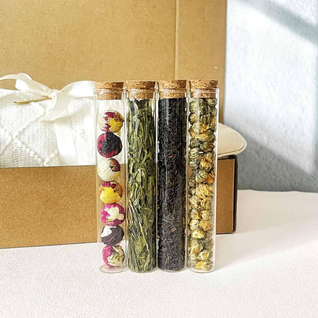 Luxury Tea & Relaxation Gift Box – Blanket, Candle, Herbal Tea & Sweets