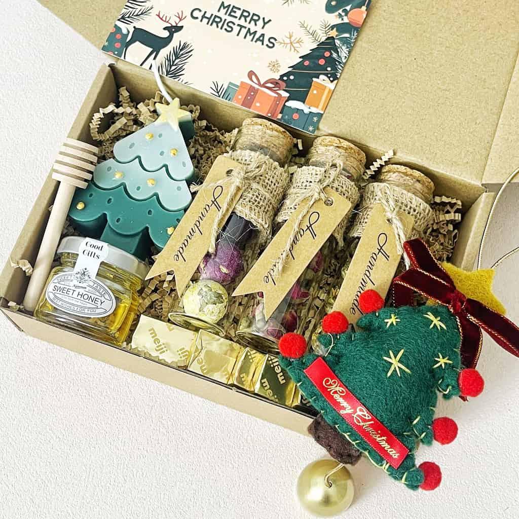 Christmas Tea & Candle Gift Box – Honey, Chocolates, Herbal Tea & Ornament