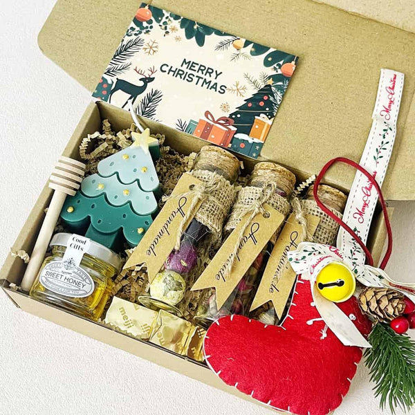 Christmas Tea & Candle Gift Box – Honey, Chocolates, Herbal Tea & Ornament