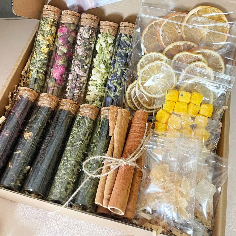 Floral Tea Blending Kit Gift Set | DIY Herbal Tea Kit for Her | Self Care Relaxation Gift | Aesthetic Tea Box | Birthday Gift