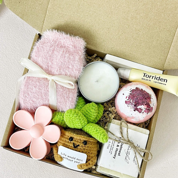 Luxury Spa & Tea Gift Box – Socks, Candle, Bath Bombs & Succulent Plushie