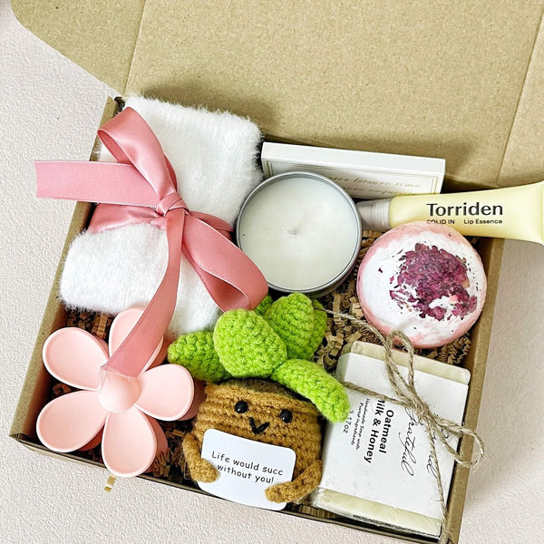 Luxury Spa & Tea Gift Box – Socks, Candle, Bath Bombs & Succulent Plushie