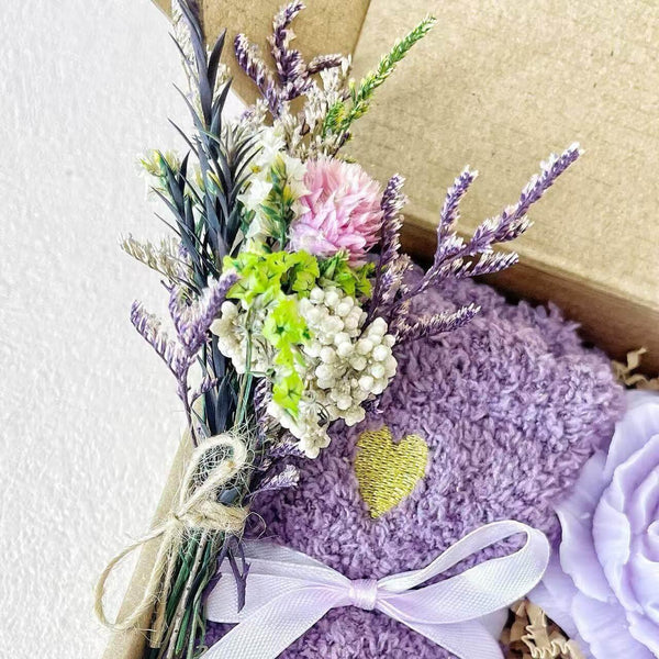 Relaxation Gift Box – Floral Tea, Honey, Candle & Cozy Socks