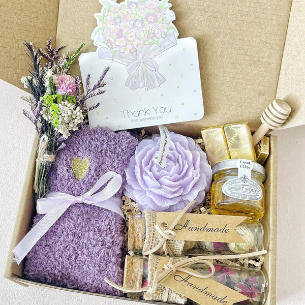 Relaxation Gift Box – Floral Tea, Honey, Candle & Cozy Socks