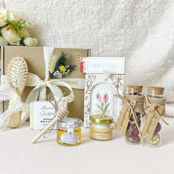 Tea & Self-Care Gift Box – Honey, Candle & Natural Essentials