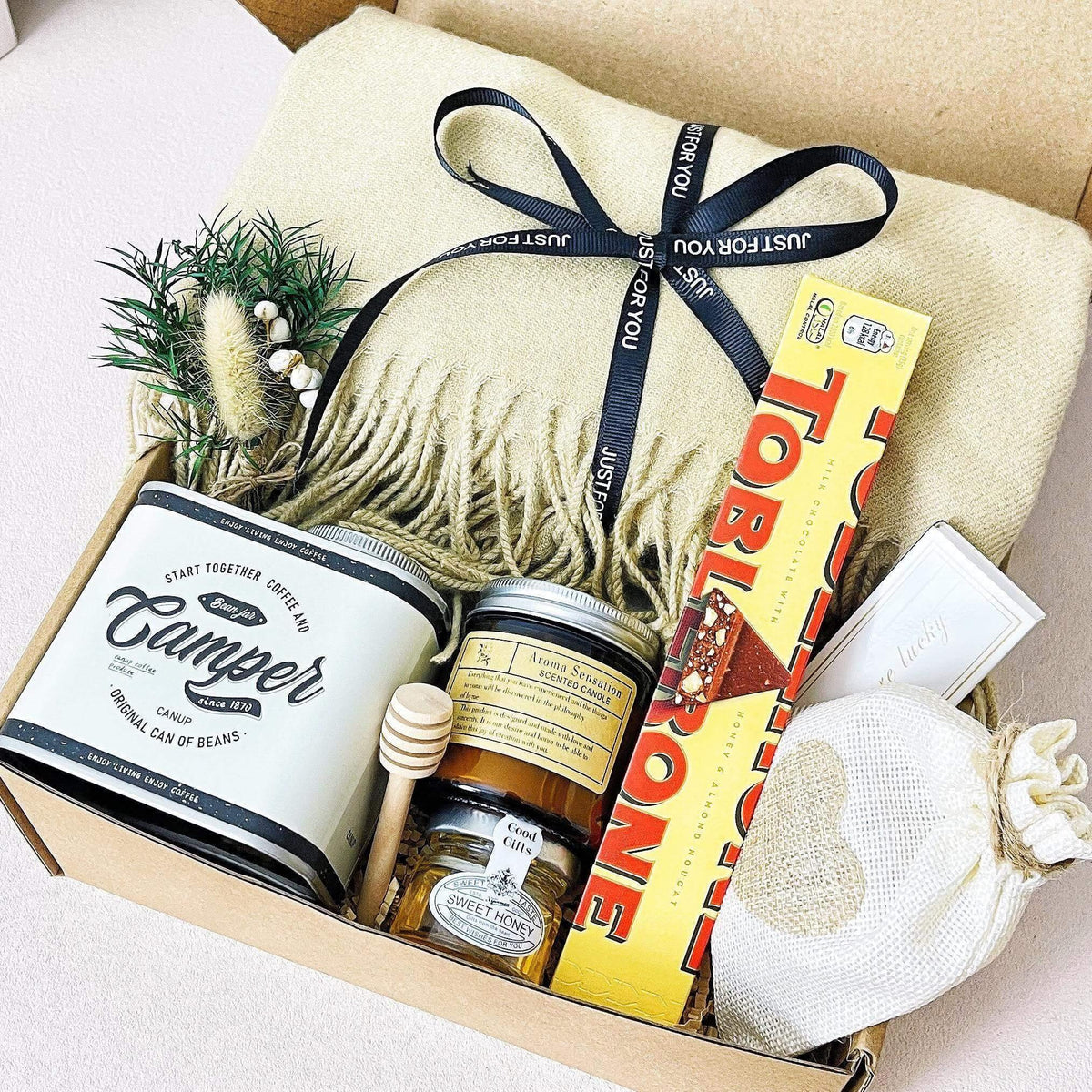 Cozy Gift Box – Tea, Coffee, Honey, Scarf & Candle Holiday Care Set